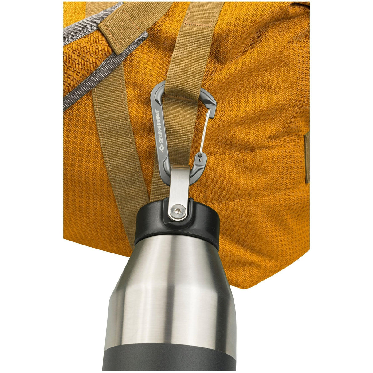 2-carabiner-set-in-use_98c9b5ff-65d0-4ec6-a39c-b81a72d1ab40