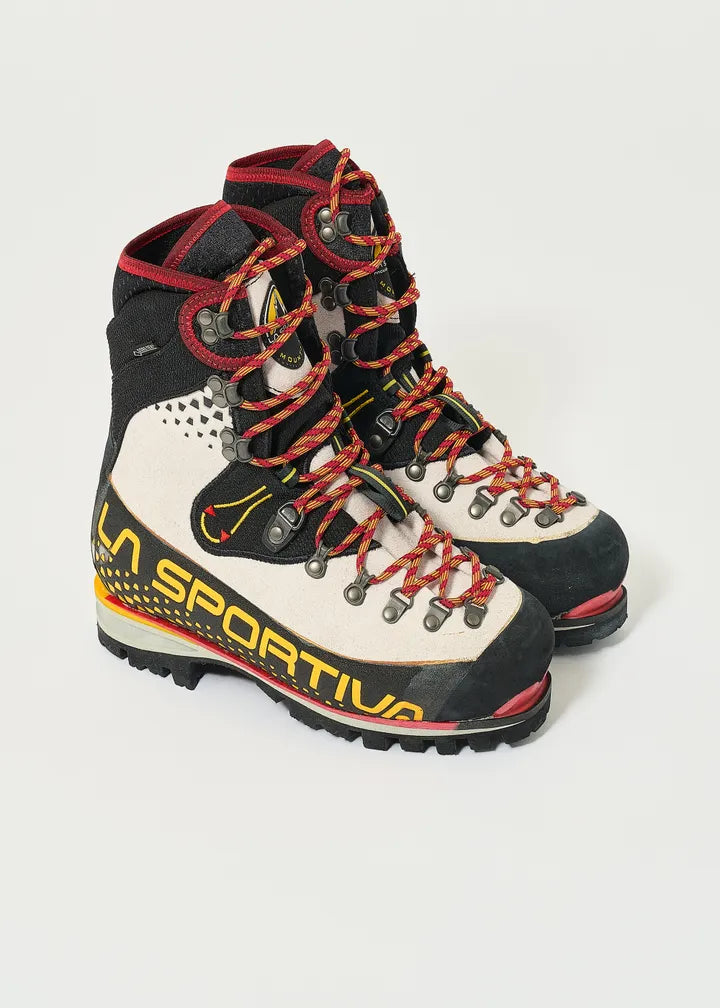 LA SPORTIVA’S WOMEN’S NEPAL CUBE BTS-ICE